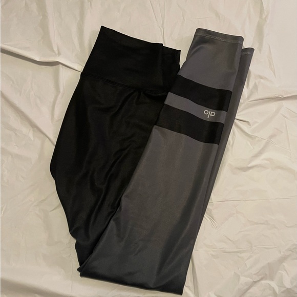 ALO Yoga Pants - Alo Yoga Gradient Ombré Grey + Black leggings